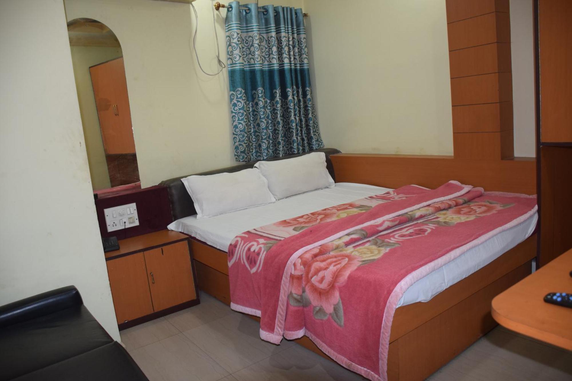 Starline Hotel 阿加尔塔拉 外观 照片